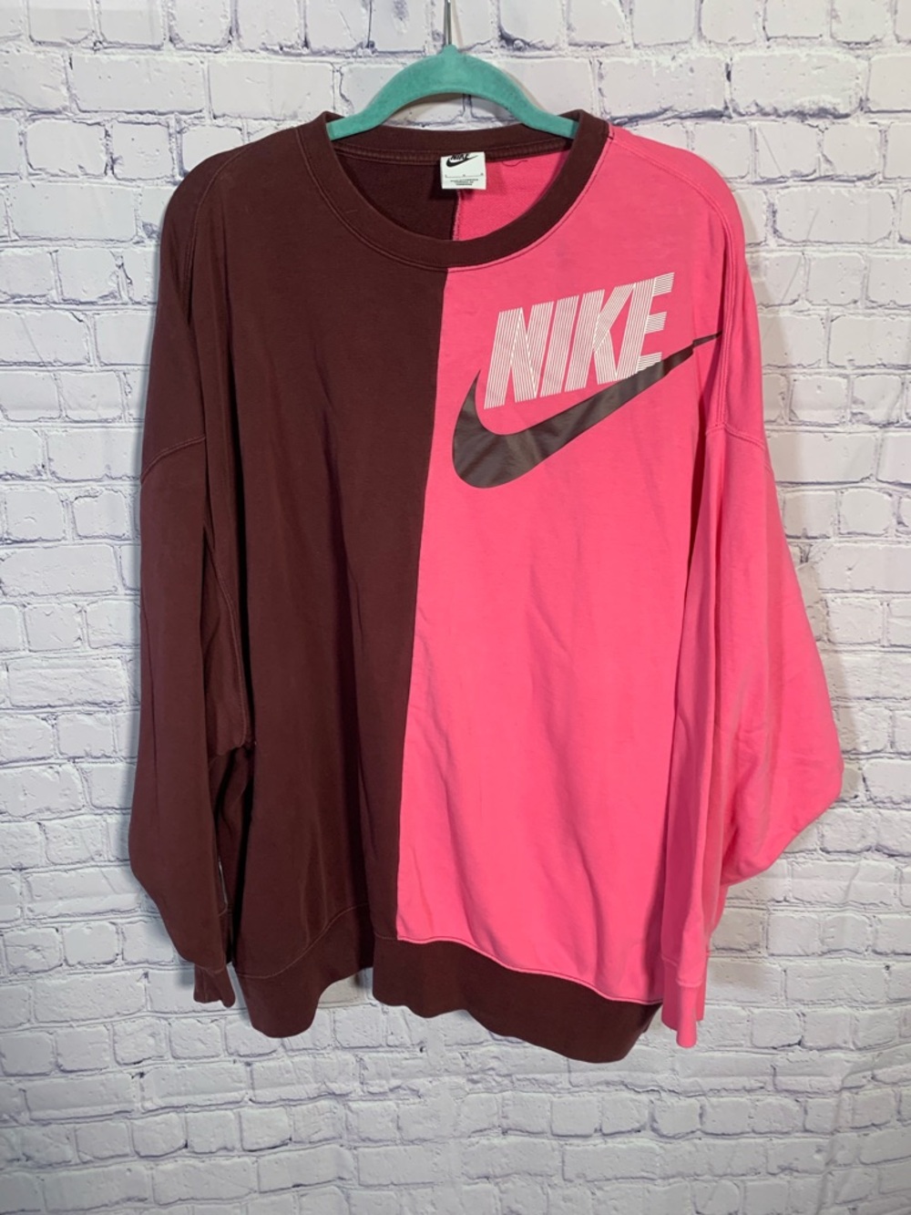 Nike Womens Colorblock Oversized Pullover Sweatshirt Pink Burgundy Size L Casual